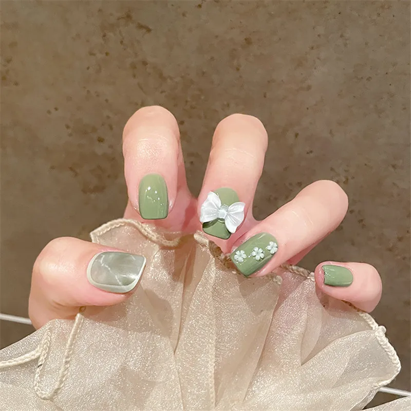 

Summer Fresh Short Green Halo Dyed Small Flowers Dark Black Sweet Cool Nail Transparent Black Sparkling Powder Nail Patch