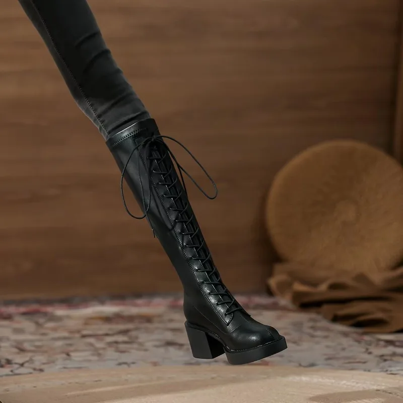 2026 Schlankmachende hohe Vintage-Stiefel mit dicker Sohle und breiter Spitze für Damen – Lange Stiefel