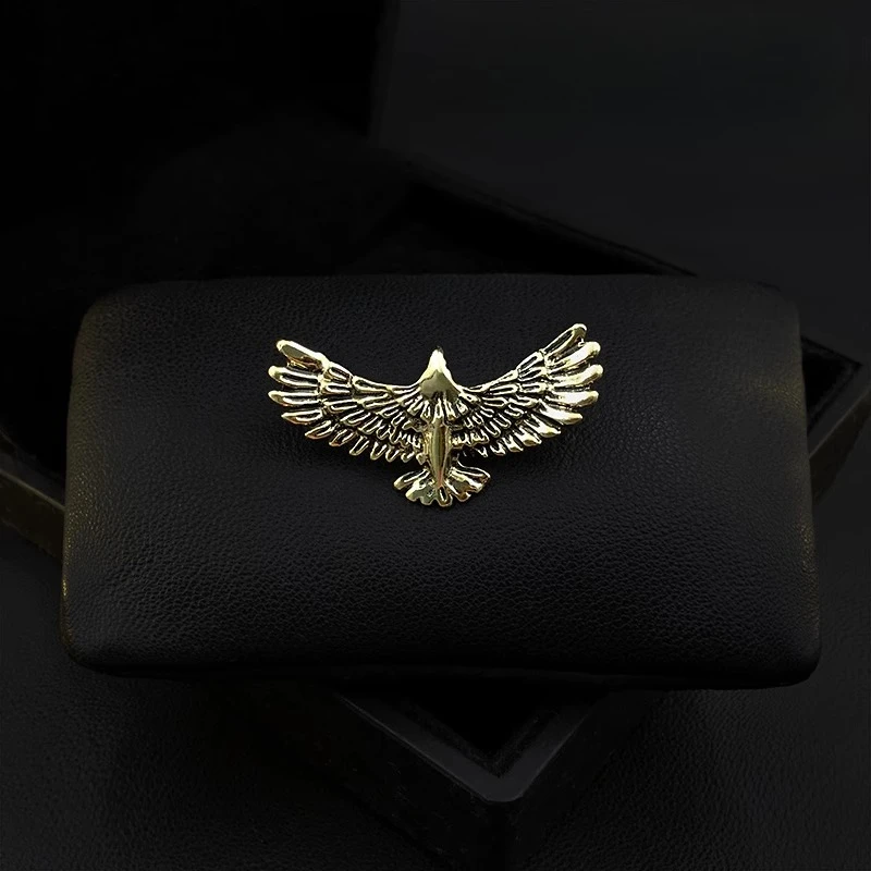 Vintage Eagle Brooch Metal Winged Bird Lapel Pin for Suit Blazer Jacket Exquisite Craftsmenship Elegant Accessory Gift 1658