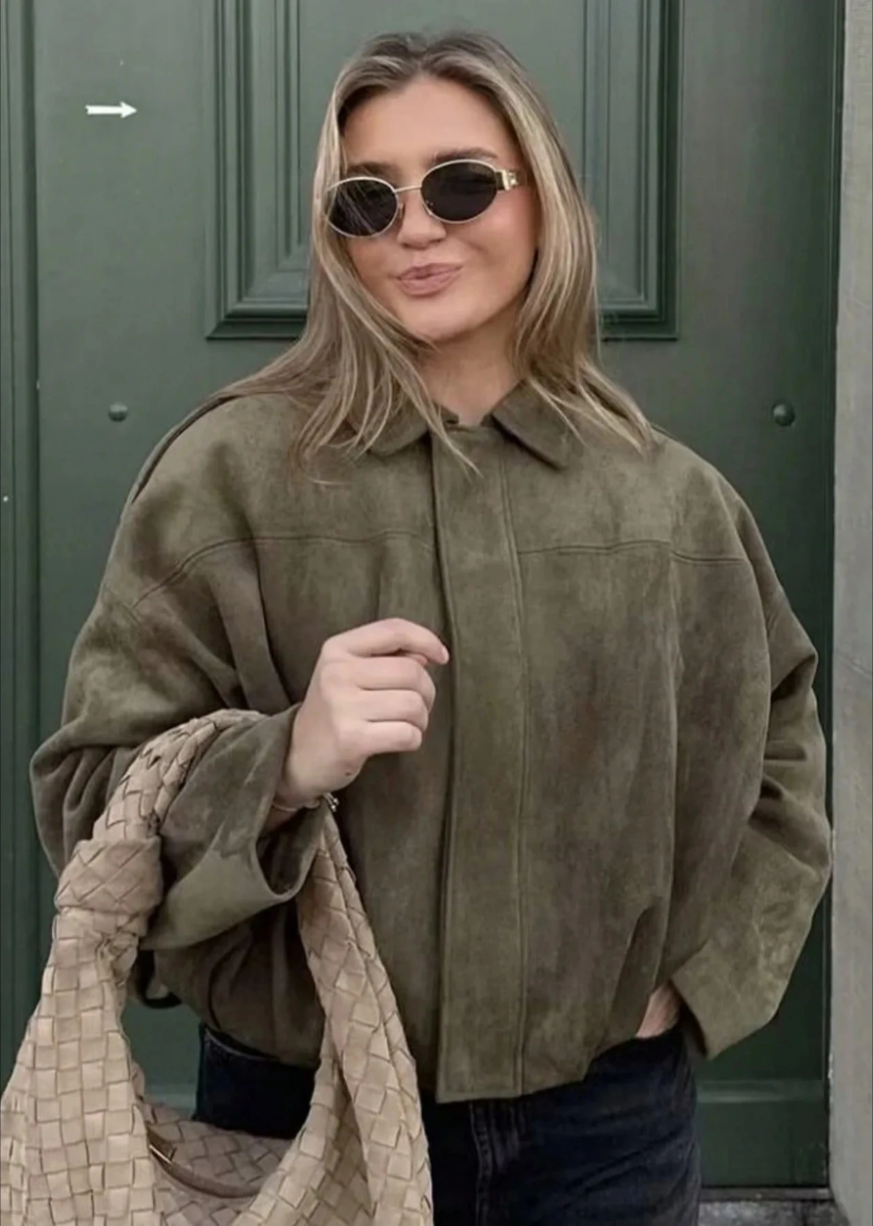 

Уличный стиль, однотонная куртка с отложным воротником и длинными рукавами, верхняя одежда для женщин, осень-зима, Новое поступление, полиэфирная ткань