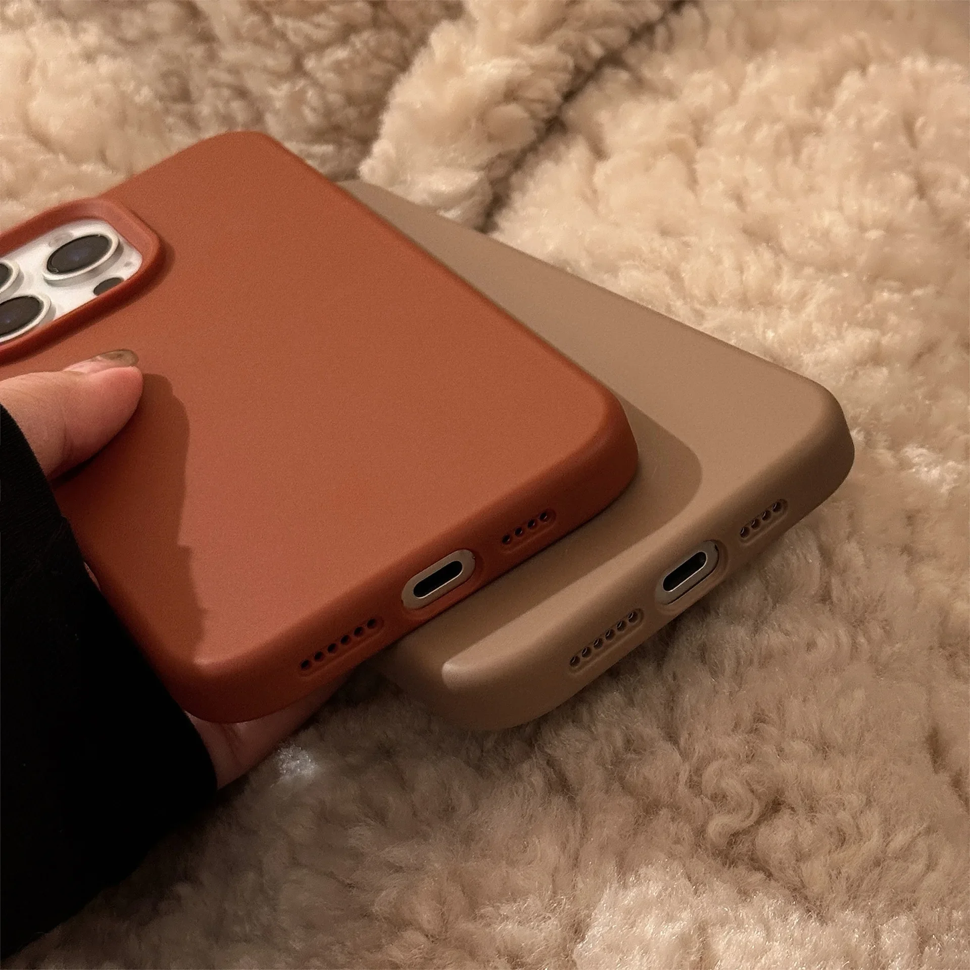 الحد الأدنى براون رمادي كريم الأبيض حالات الهاتف آيفون 16 زائد برو ماكس 15 14 13 12 11 الشتاء نمط واقية أغطية الهاتف