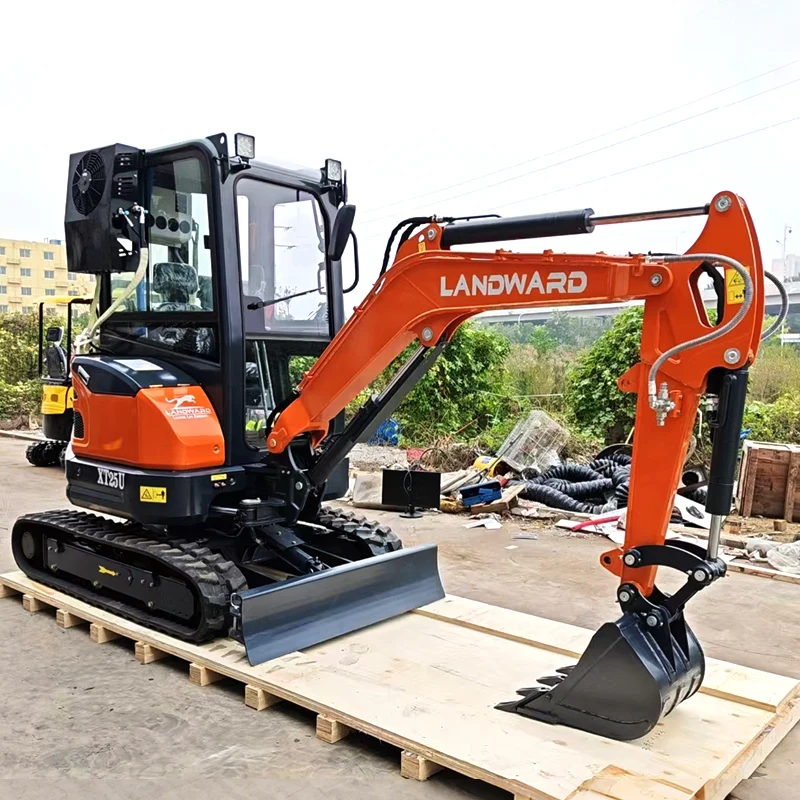 

China LANDWARD Excavator 2.5 Tons Mini Excavator With Attachments Yanmar Diesel Engine Euro 5 Farm Excavator 2 Tons Customized