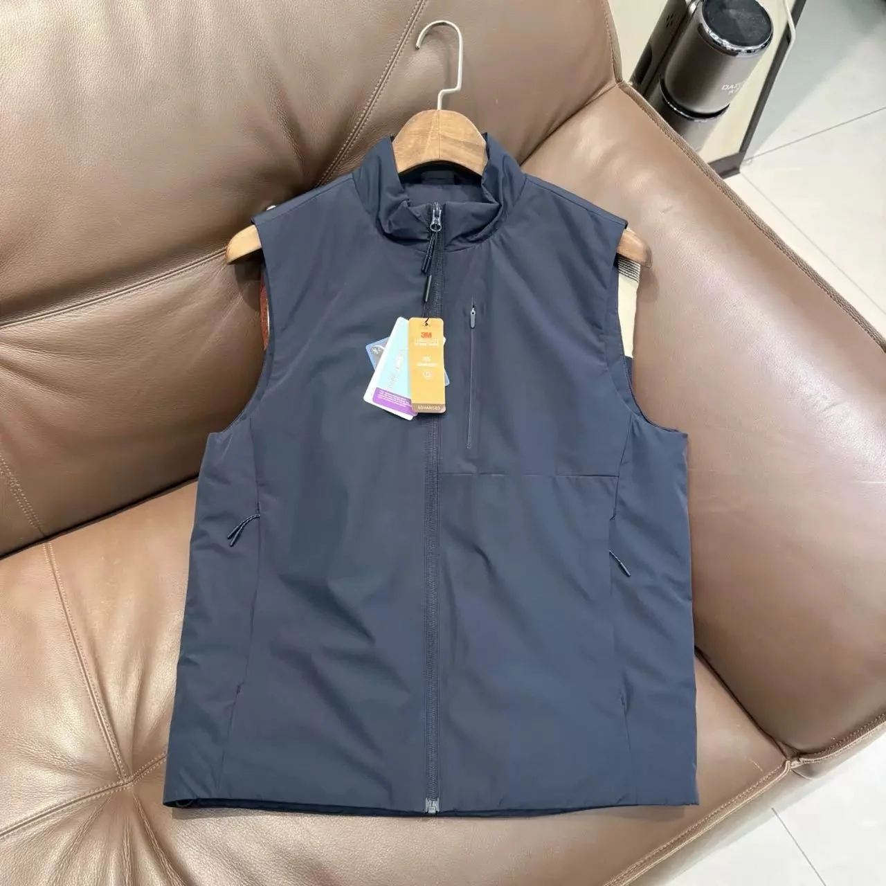 

Мужской уличный ветрозащитный водонепроницаемый теплый осенне-зимний повседневный универсальный жилет с воротником-стойкой из полиэстера и нейлона