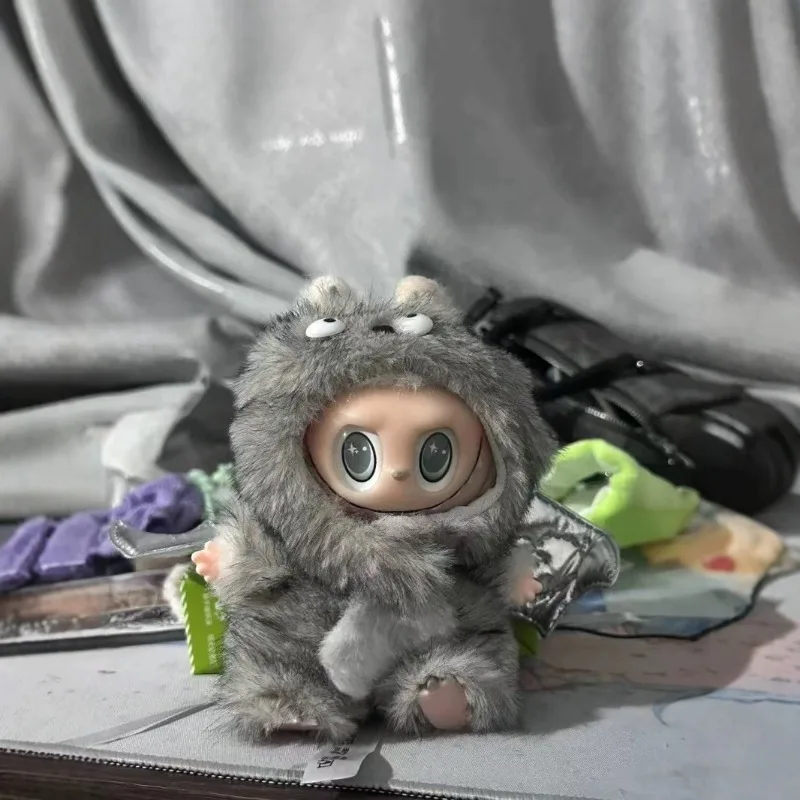 

2025 хит продаж, модный креативный комплект костюмов куклы Лабу, милый плюшевый костюм котенка, украшение, подходит для Lanbubu