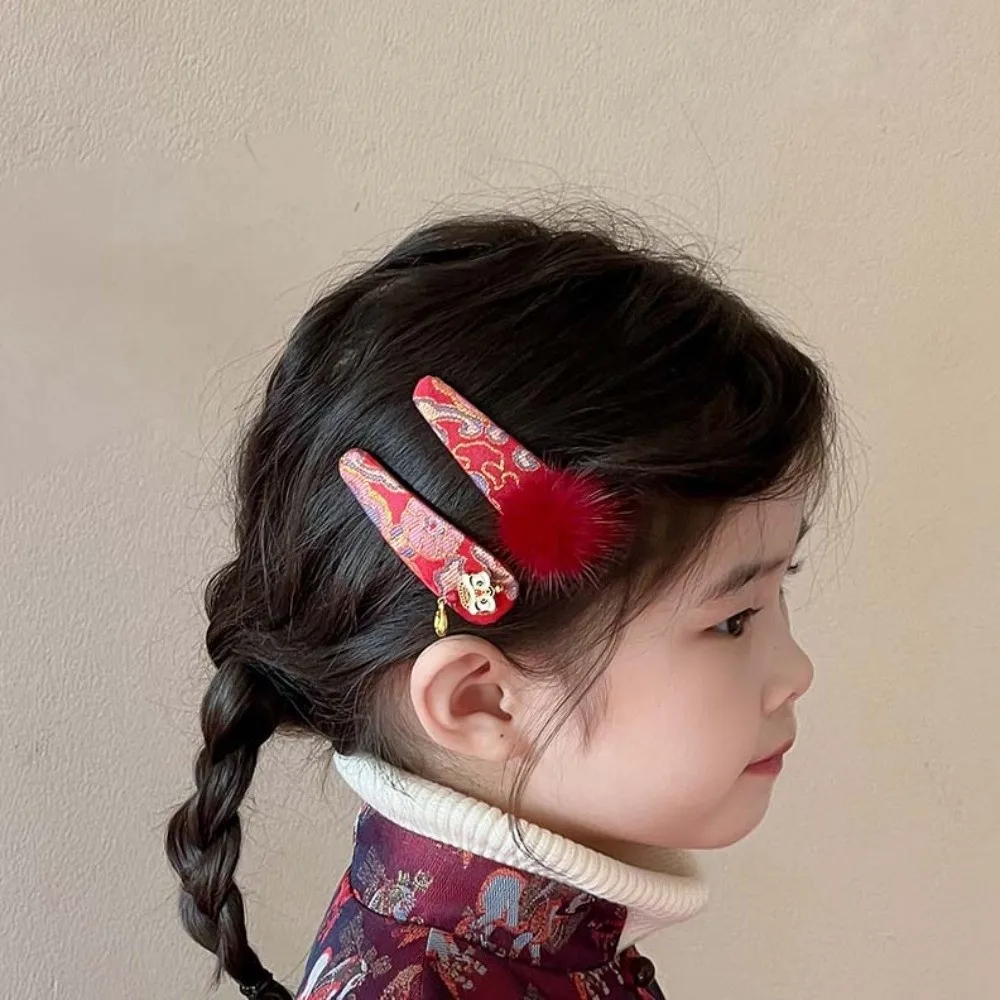 

1 Pair Lion Dance Children's Chinese Hairpins Embroidered Bow Plush Ball Embroidered Satin Barrettes Hanfu Hair Accessories