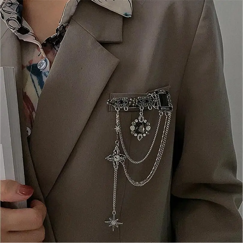 Stylish Vintage Y2K Jewelry Tassel Brooch Men WomenChain Lapel Pin Harajuku Suit Jackets Aesthetic Clothes Decor