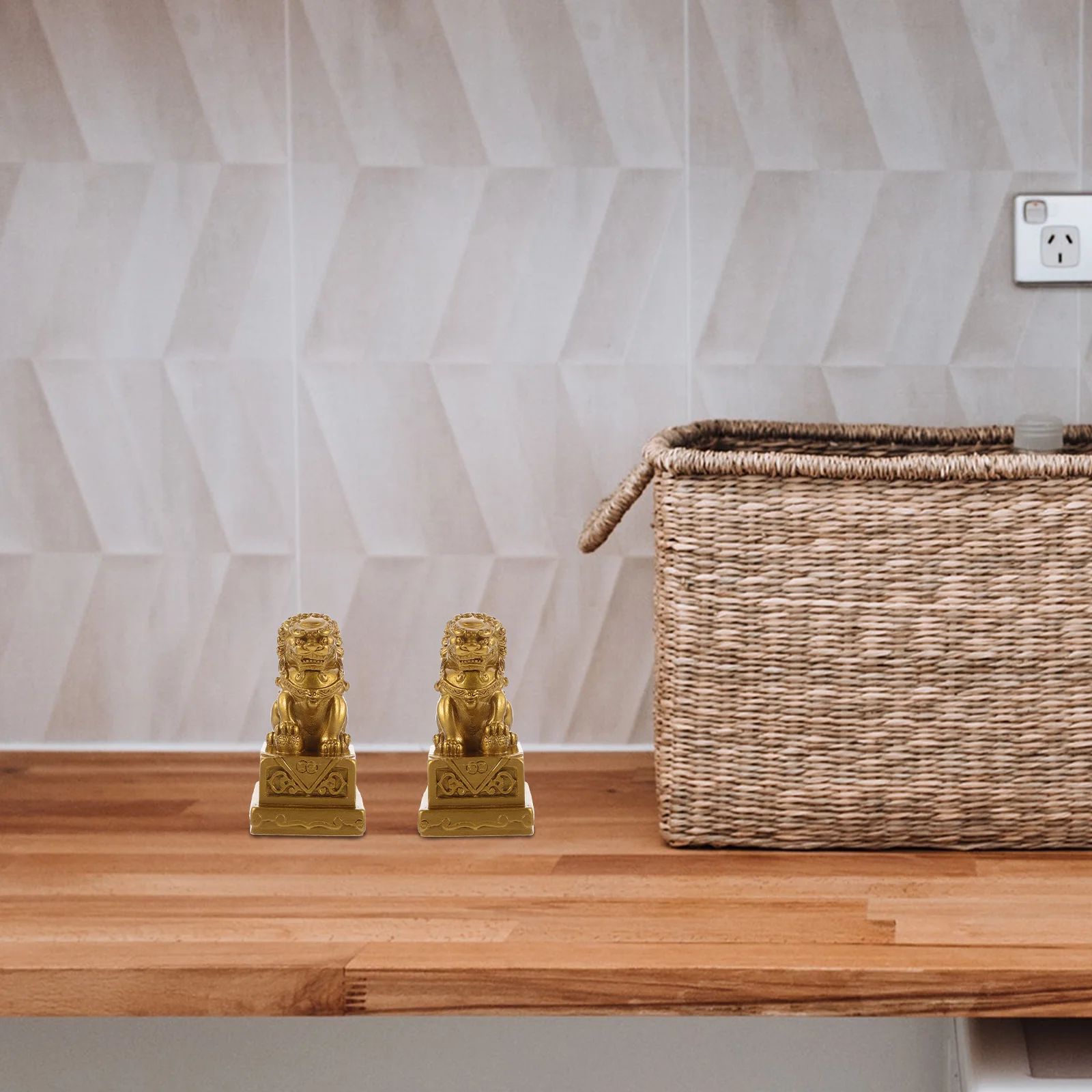 

2pcs Lion Statues Resin Sculpture Small Animal Figurines Desktop Decoration Home Office Festival Gift Lions Crafts Resin Lions