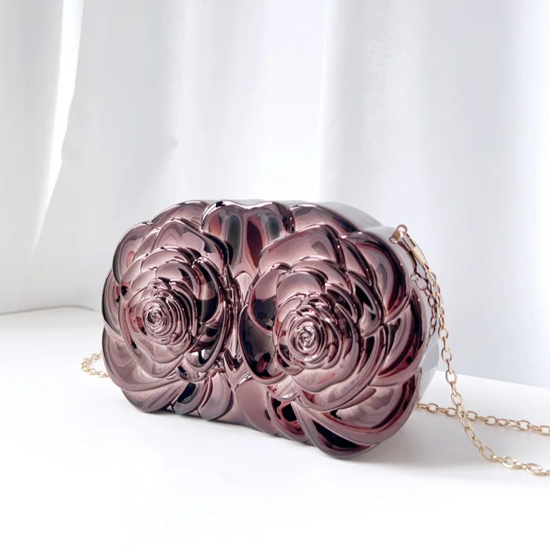 

2023 Новая гальваническая глянцевая банкетная сумка, модный цветочный дизайн, высококачественные сумки через плечо с цепочкой, кошельки для коктейльной вечеринки и выпускного вечера