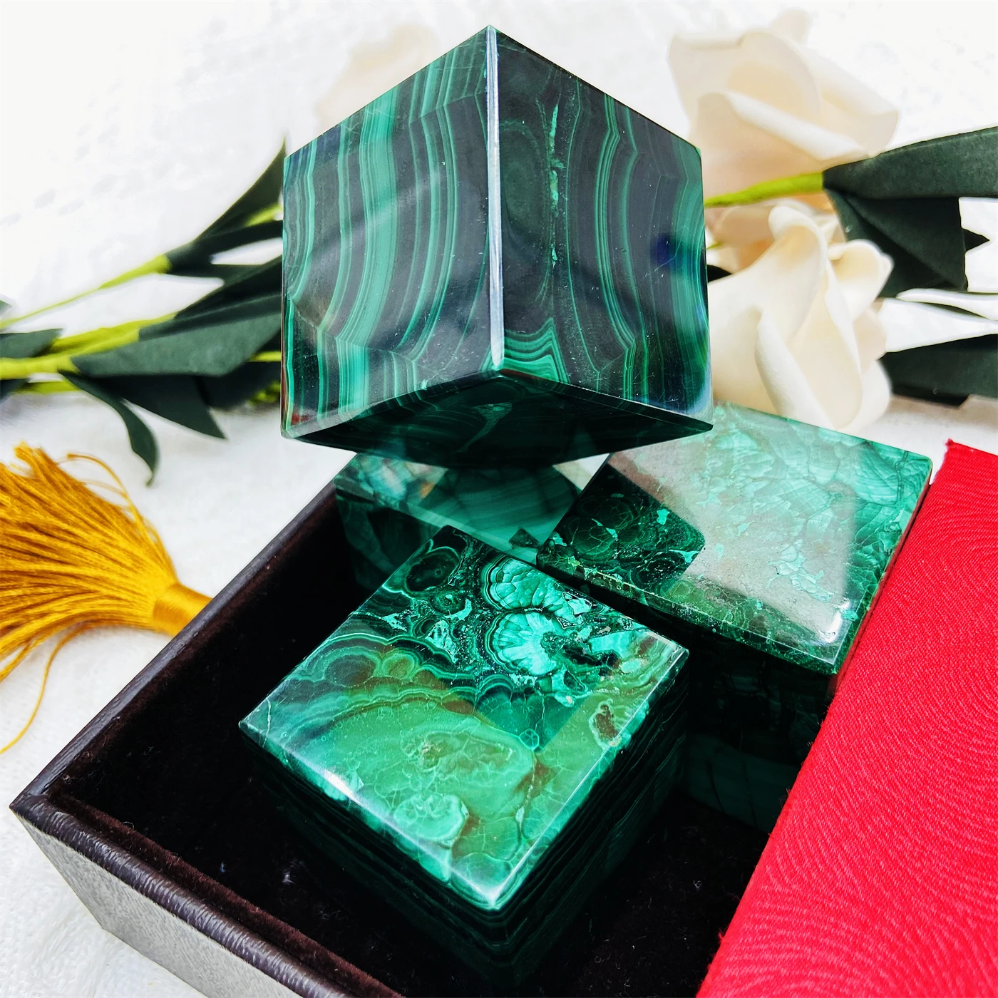 Wholesale Natural Green Malachite  Crystal Cube Healing Stone For Decoration Gift