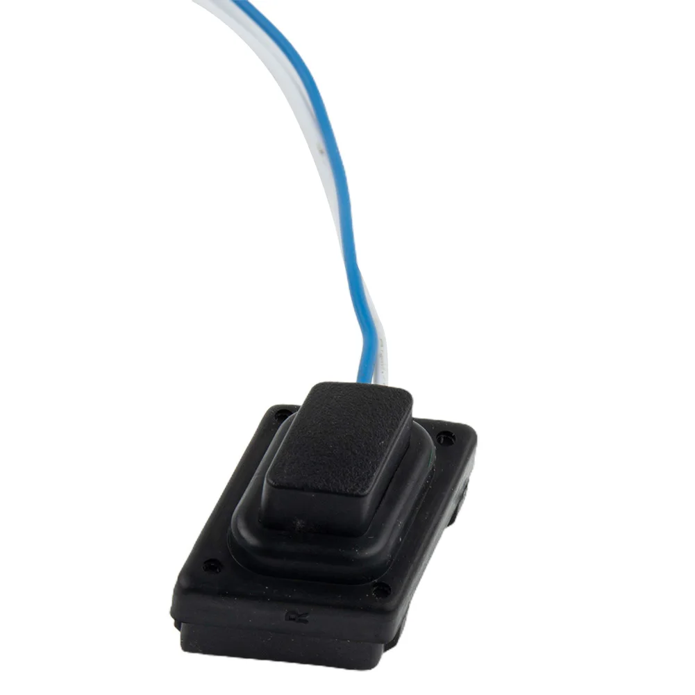 Front Door Exterior Door Handle Small Button Switch 82651D9710 82661-D9710 For Kia Sportage 2016 2017 2018 2019 2010 2021