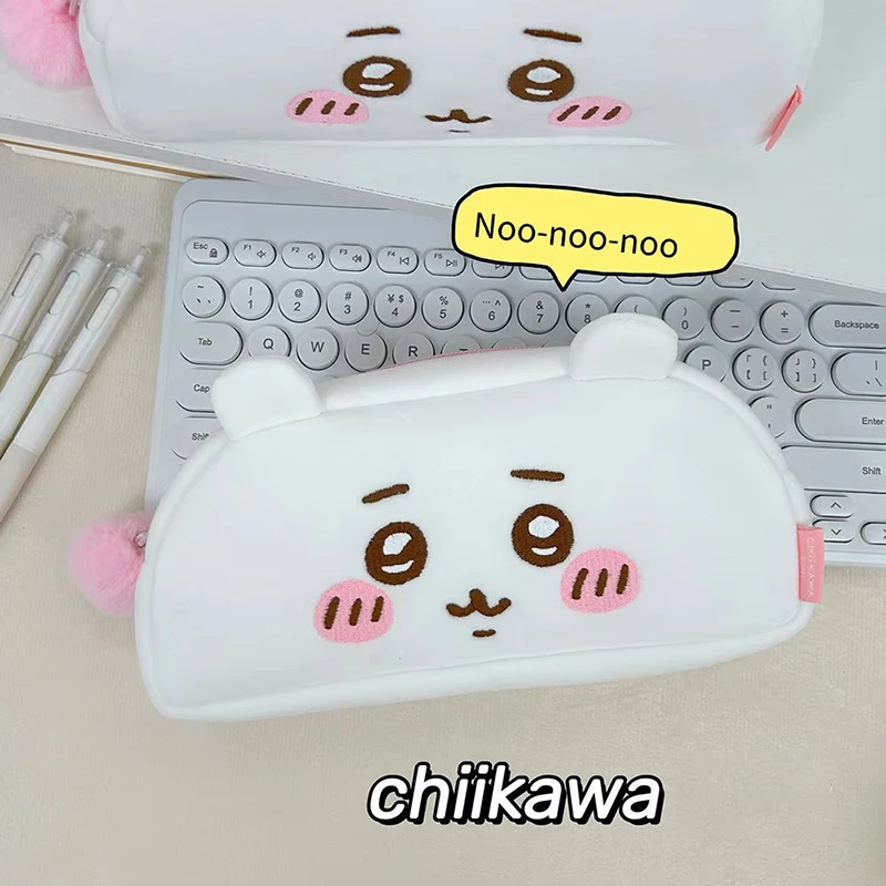 MINISO Chiikawa ตุ๊กตาดินสอ Hachiware Usagi ผู้หญิงแต่งหน้ากระเป๋าการ์ตูนขนาดใหญ่ความจุกระเป๋าเครื่องเขียนของขวัญเด็ก