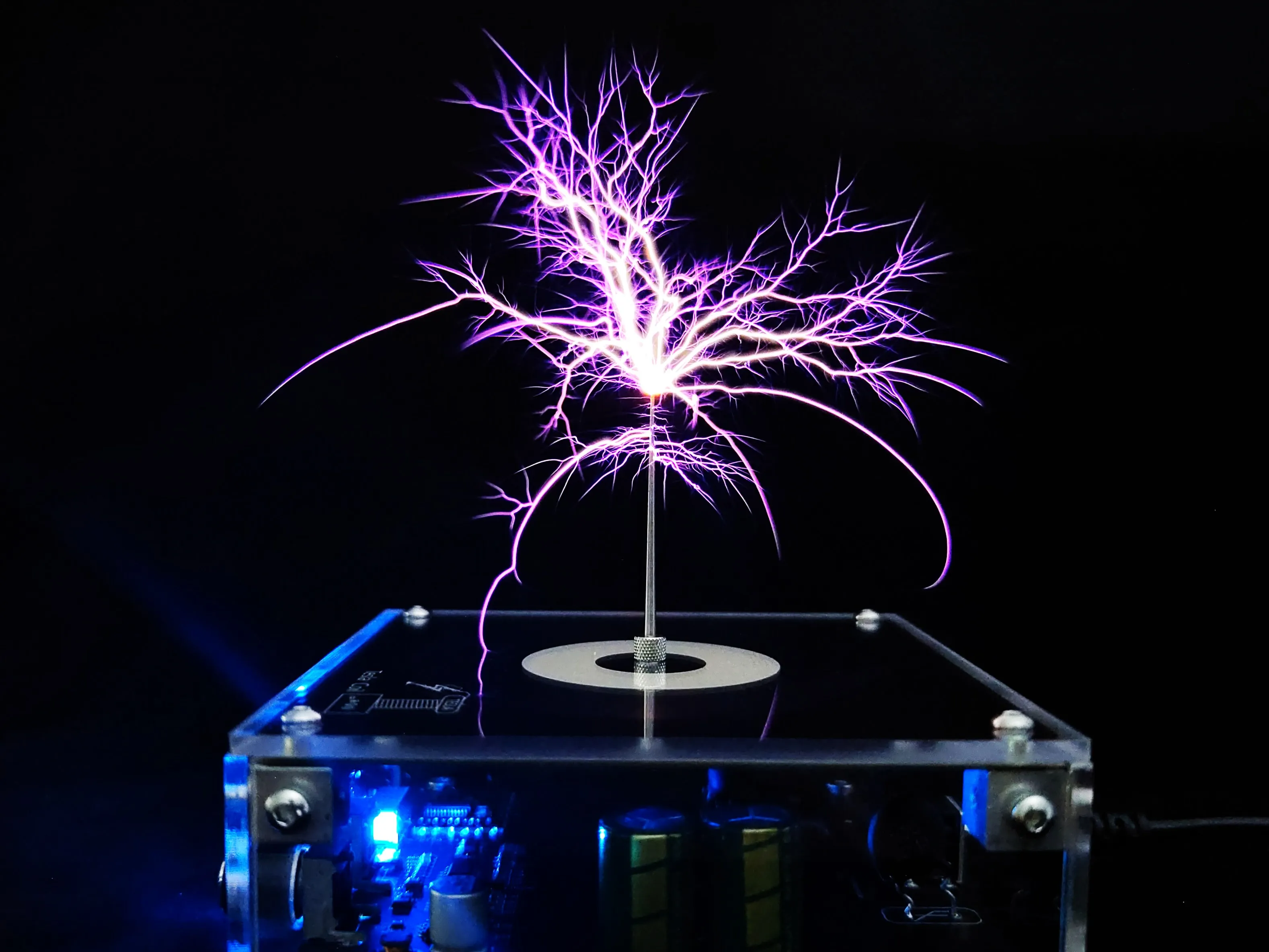 Tesla coil, artificial lightning, Tesla electric coil, Bluetooth music Tesla coil PLUS version