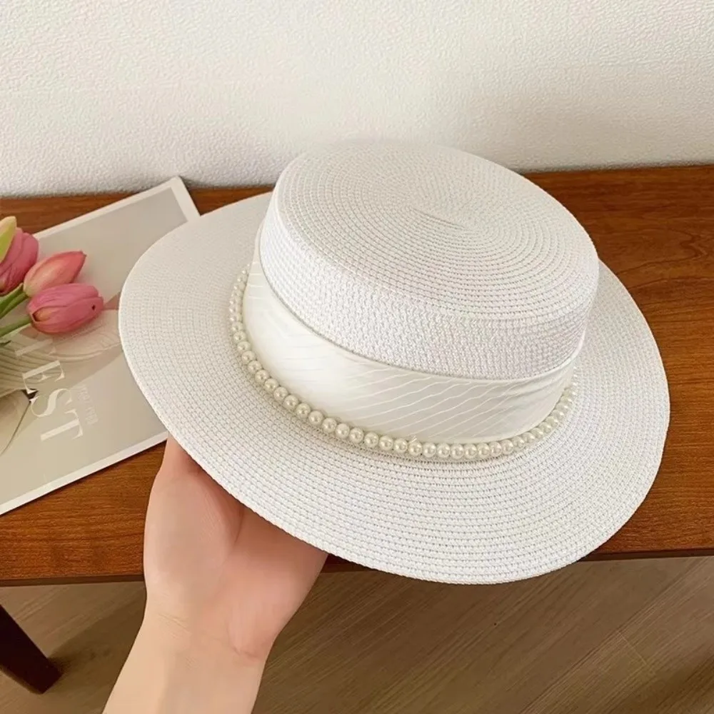 French Hepburn Style Straw Hat Straw Weaving UV Protection Flat Sun Hat Breathable Solid Color Pearl Chain Hat Travel Accessory