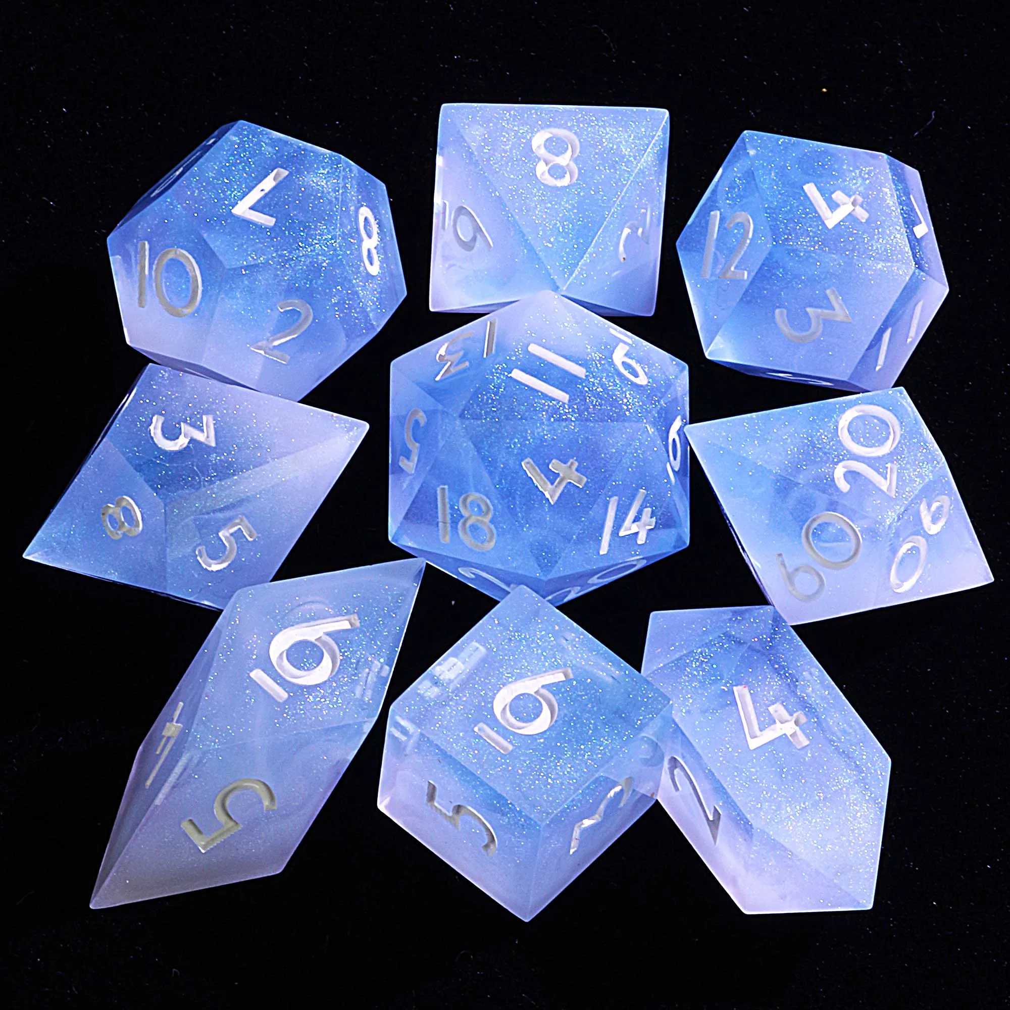 

Набор из 9-х многогранных кубиков DnD First Snow of Star Dragonborn