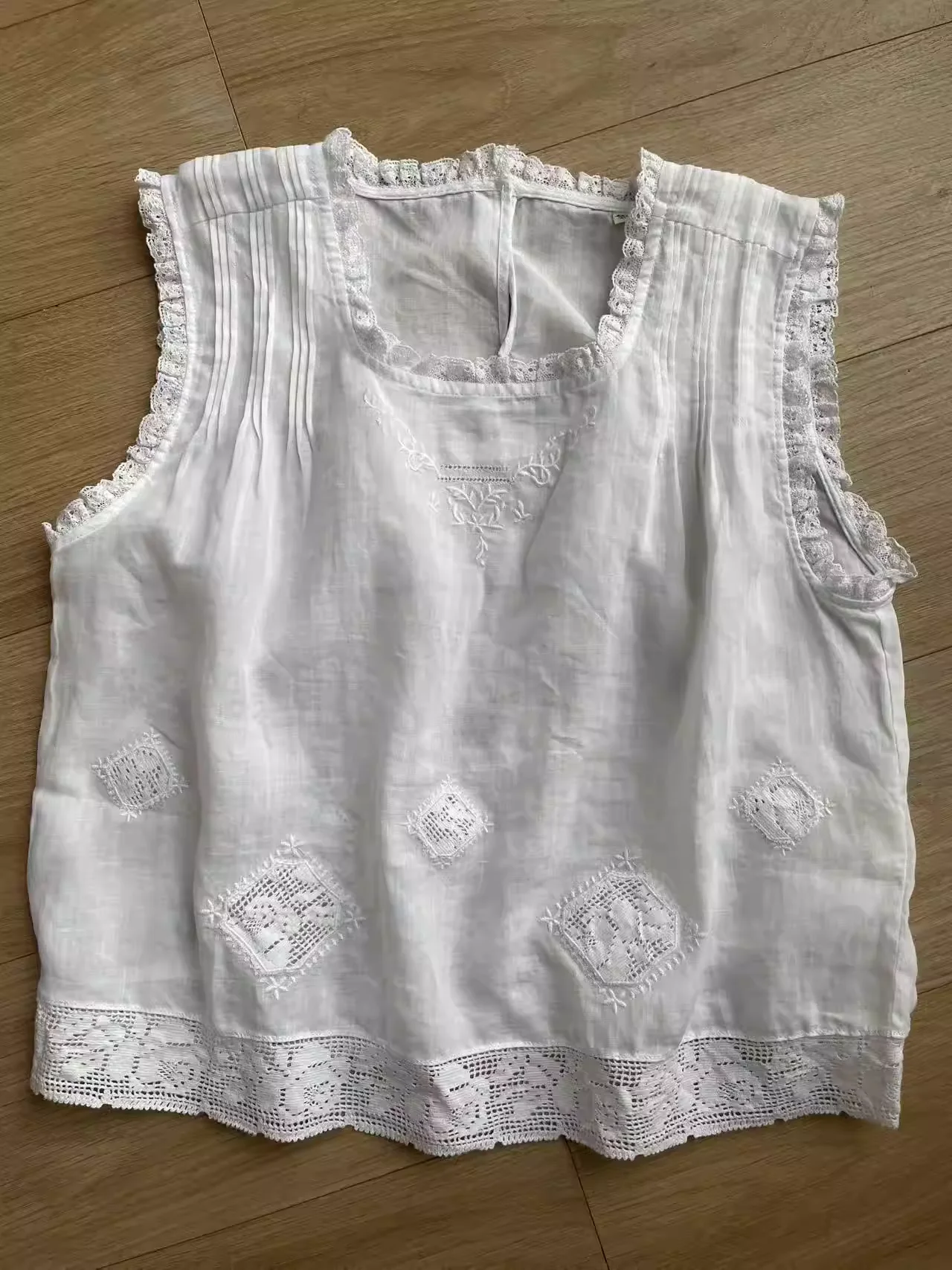Geometric Embroidery Women White Vest Square Collar Sleeveless Fashion Casual 100% Ramie Tank Tops