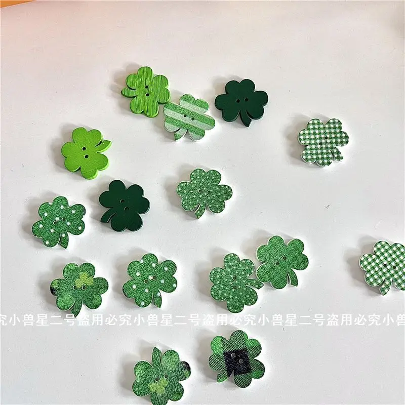 50Pcs Japanese Retro Early Style Green Clover Wooden Buttons Clothing Sewing for Kid Women Notebook Journal Cover DIY Deco Patch