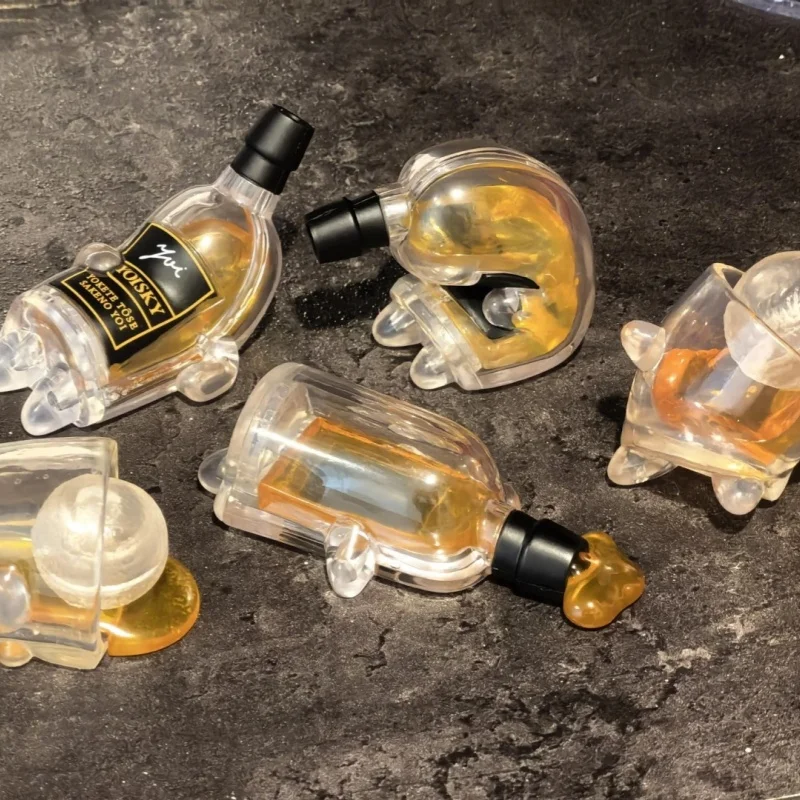 متوفر في المخزون كواليا كبسولة اللعب الإبداعية في حالة سكر زجاجة النبيذ نصيحة الزجاج مصغرة التميمة الشكل مرت مكتب السيارة الحلي #1