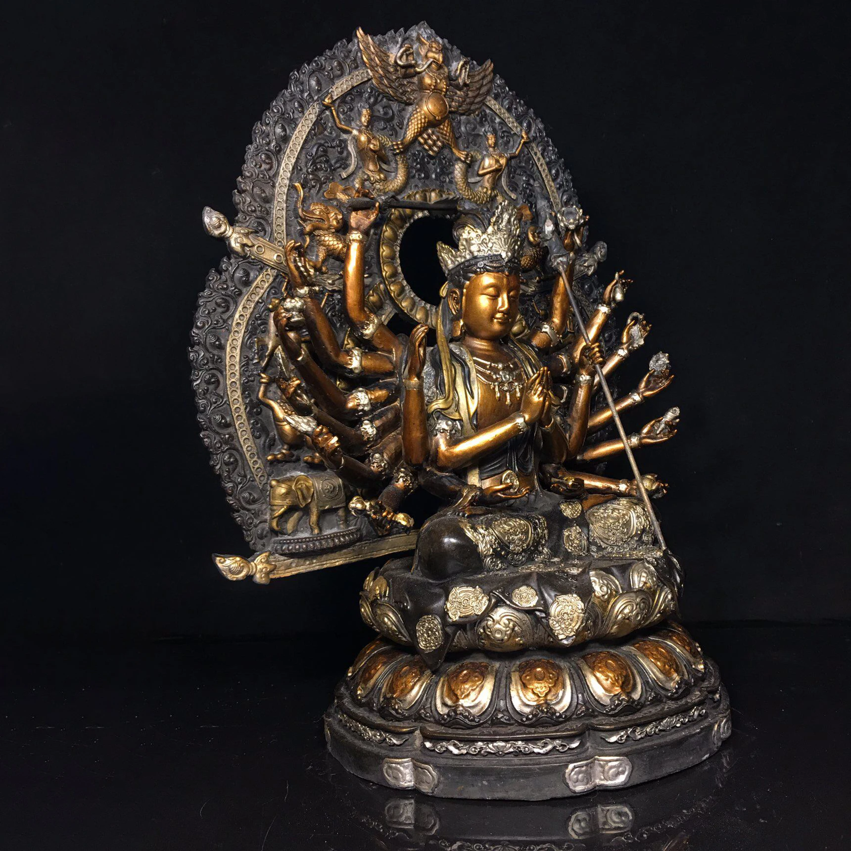 Brass Painted Antique Old Eighteen Armed Cundi Bodhisattva Statue Home Altar Desktop Feng Shui Decor