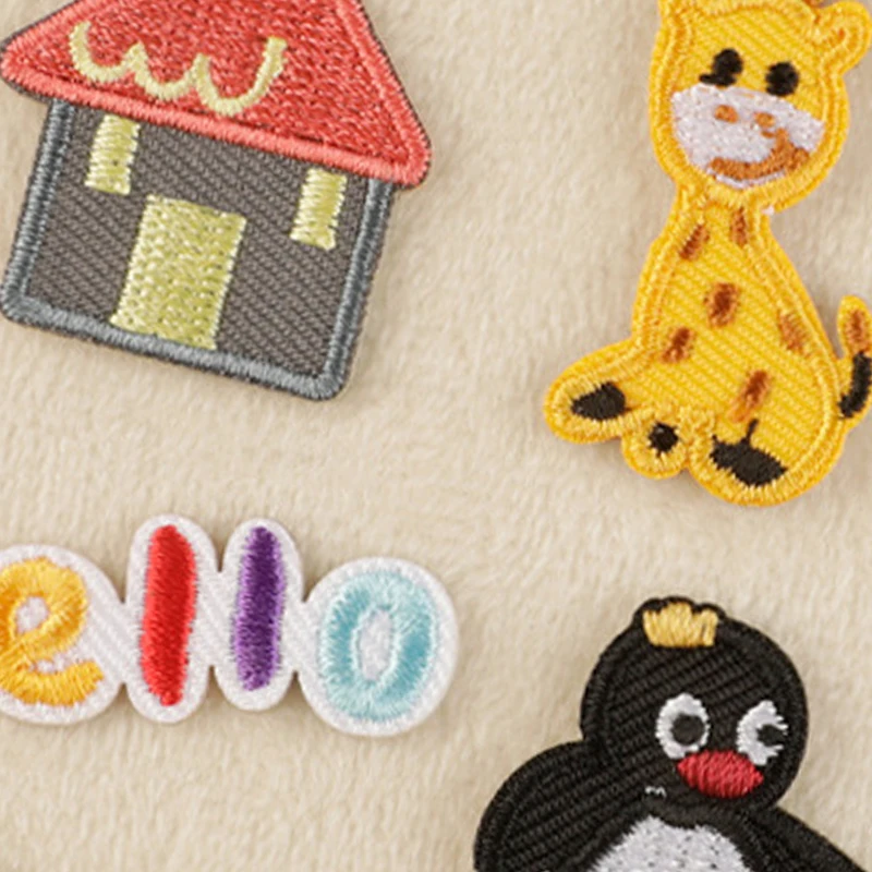 10 Stück Anime-Aufkleber, Aufnäher für Kleidung, zum Aufbügeln, viele gestickte Aufnäher zum Nähen, DIY, für Kinderjacken, Tiere, selbstklebende Stoffe – Detail 5