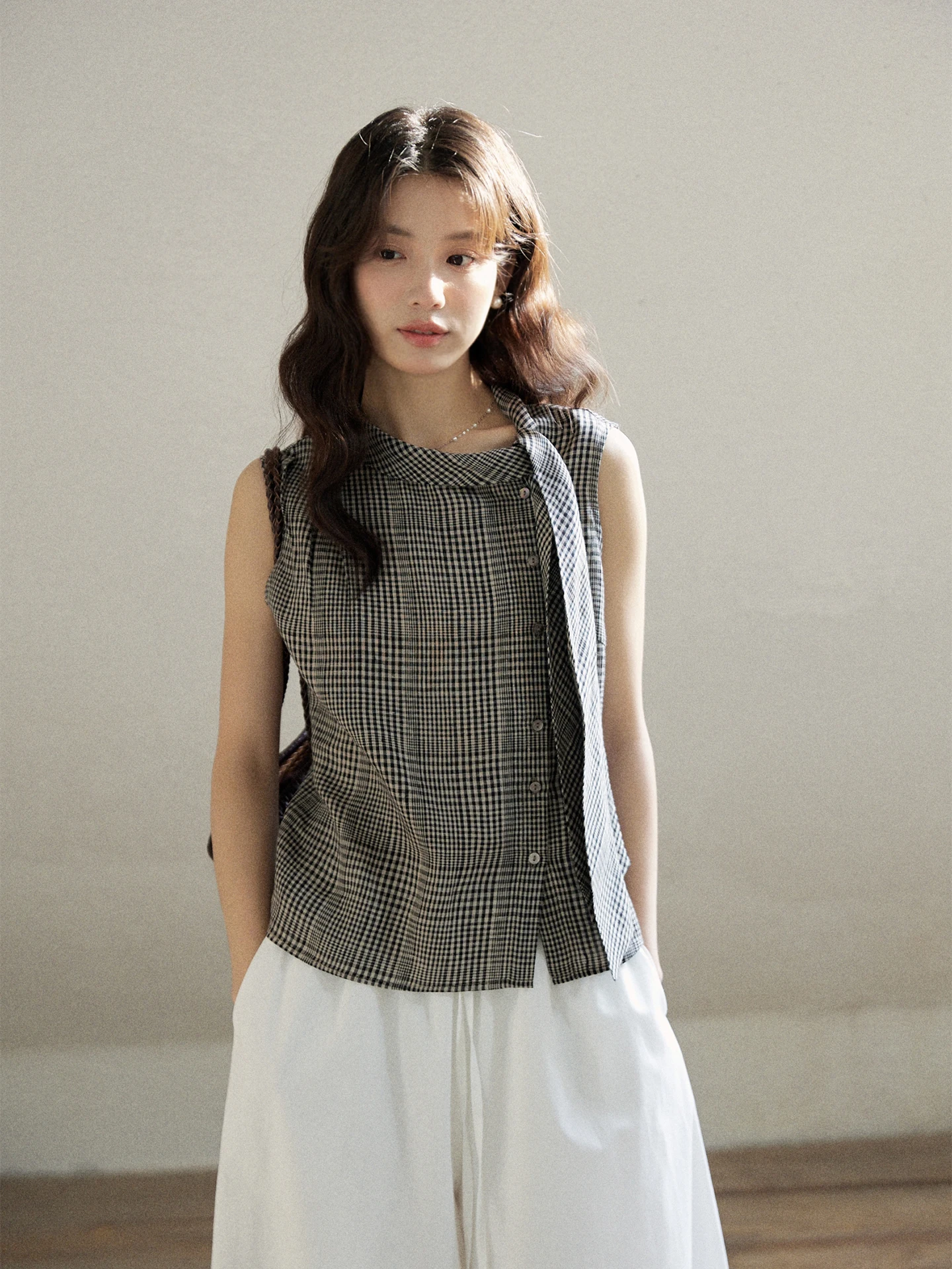 

Женская летняя майка-жилет MIXABO в стиле ретро из льняной ткани в клетку, без рукавов, с поясом, приталенная, с дизайнерским акцентом