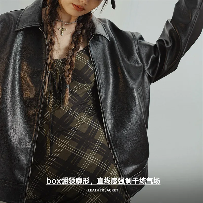 Giacca da donna in pelle nera retrò Giacche corte stile motociclista Risvolto con bottoni in metallo Cappotto da donna per pendolari autunnali primaverili
