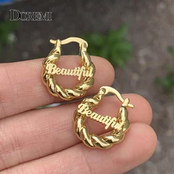 DOREMI Mini 18mm piccoli orecchini con nome personalizzato Twist cerchi con lettere personalizzate per bambini orecchini da donna per bambina Anti-allergia