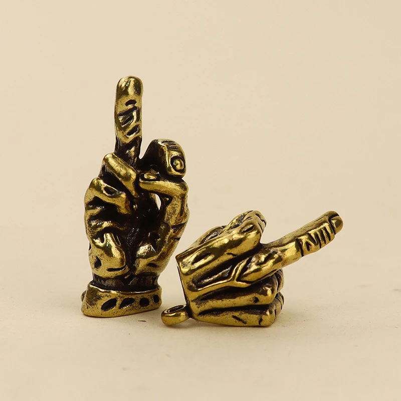 Vintage Copper Vertical Middle Finger Hand Gesture Creative Brass Office Decoration Tea Pet Ornaments Car Decor