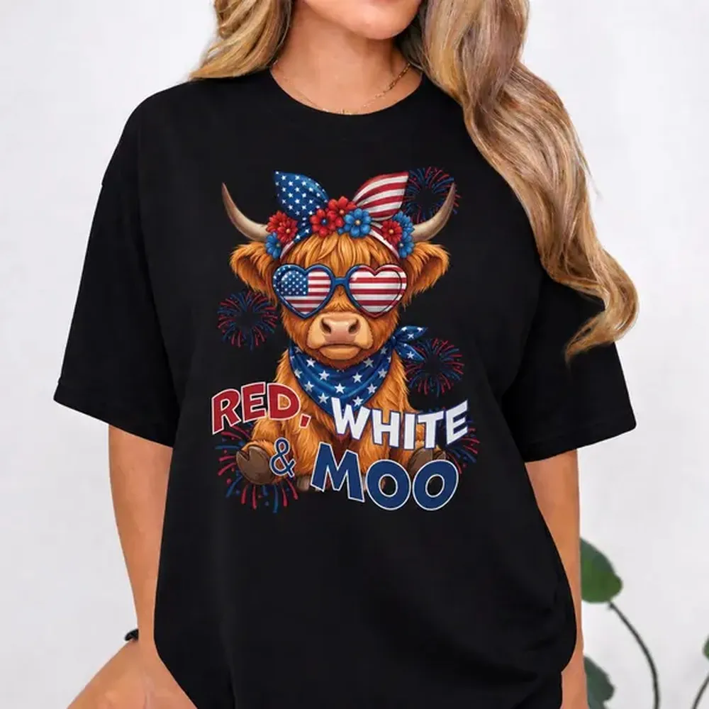Camiseta con estampado de vaca Highland Roja, Blanca y Moo, Camiseta patriótica del 4 de julio, Linda camiseta con vaca y bandera americana, Top de manga corta con fuegos artificiales del Día de la Independencia, Camiseta casual de verano con cuello redondo para mujer, Atuendo divertido para días festivos de EE. UU., Regalos para amantes de las vacas del campo, Camiseta de fiesta