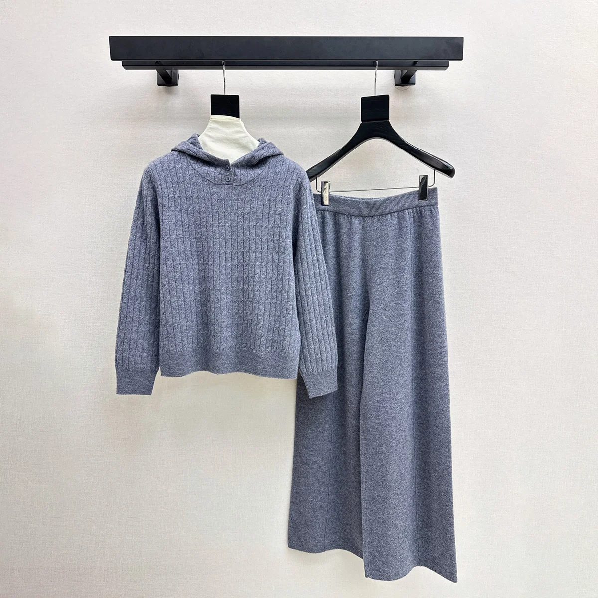 2026 high-quality women's soft and skin friendly knitted suit26101394