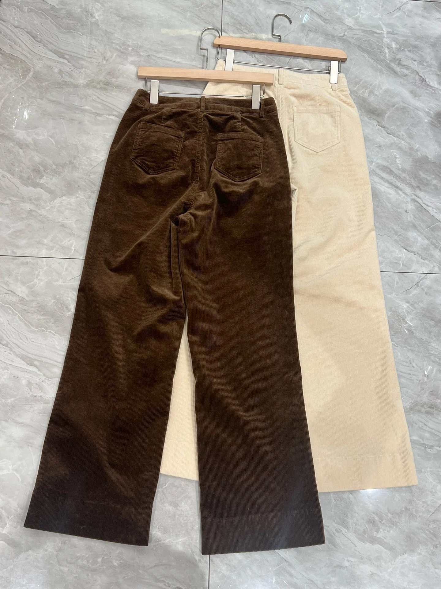 Pantaloni di velluto a coste in vita elastica da donna autunno inverno Pantaloni casual in cotone Pantaloni dritti a gamba larga da donna