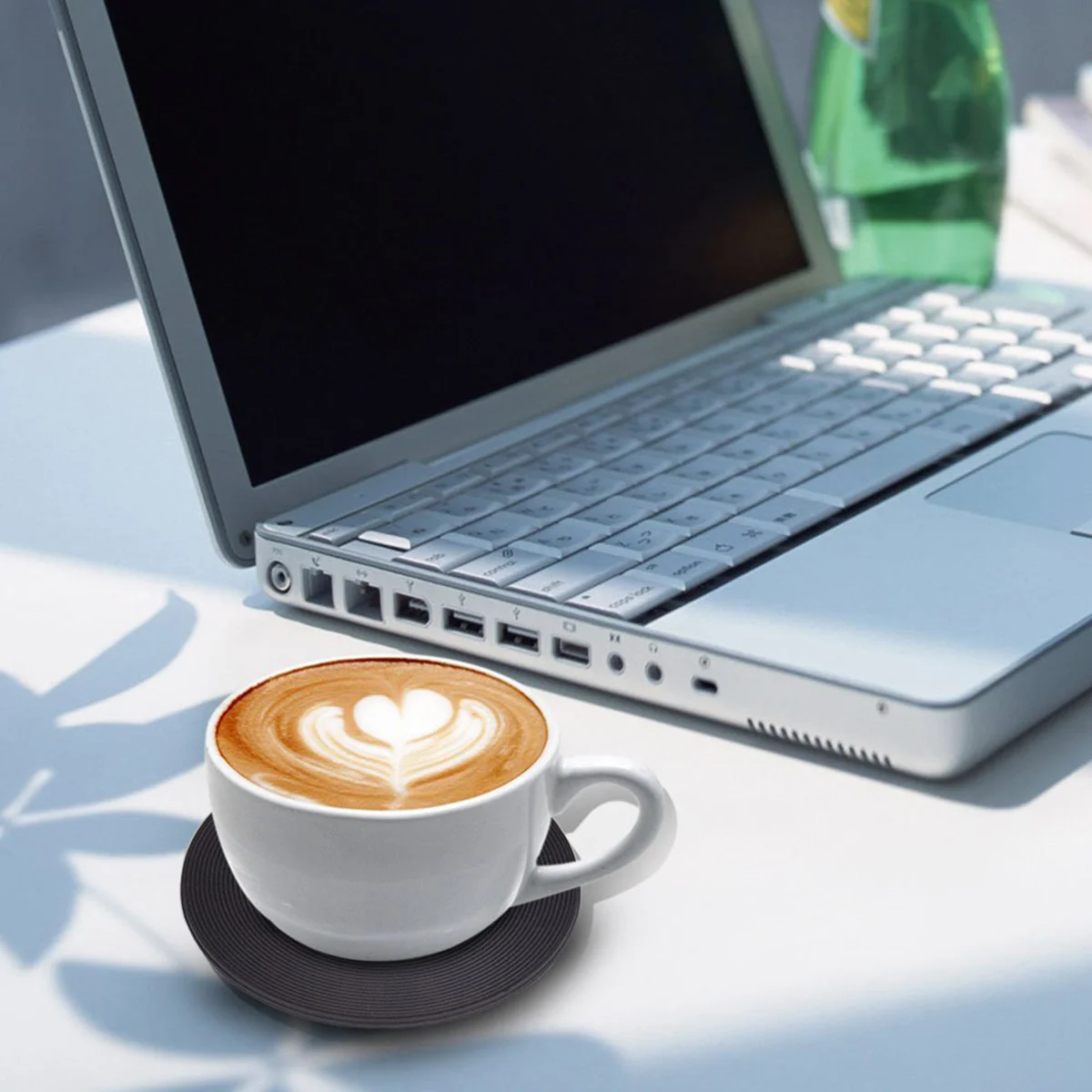 

4Pcs Creative Retro Vinyl Record Coasters Different Colored Drink Mats for Music Lovers Surfaces Hot Cold