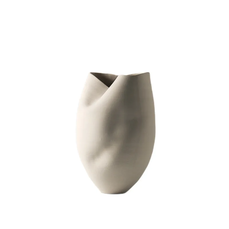 

Simple and creative brushed ceramic vase