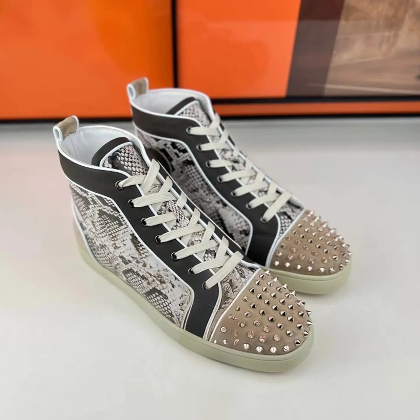 Luxury Men's Rose Gold Rivets High Top Snake Skin Pattern Leather Lace Up Loafers Red Bottom Casual Skate Trainers Boat Shoes
