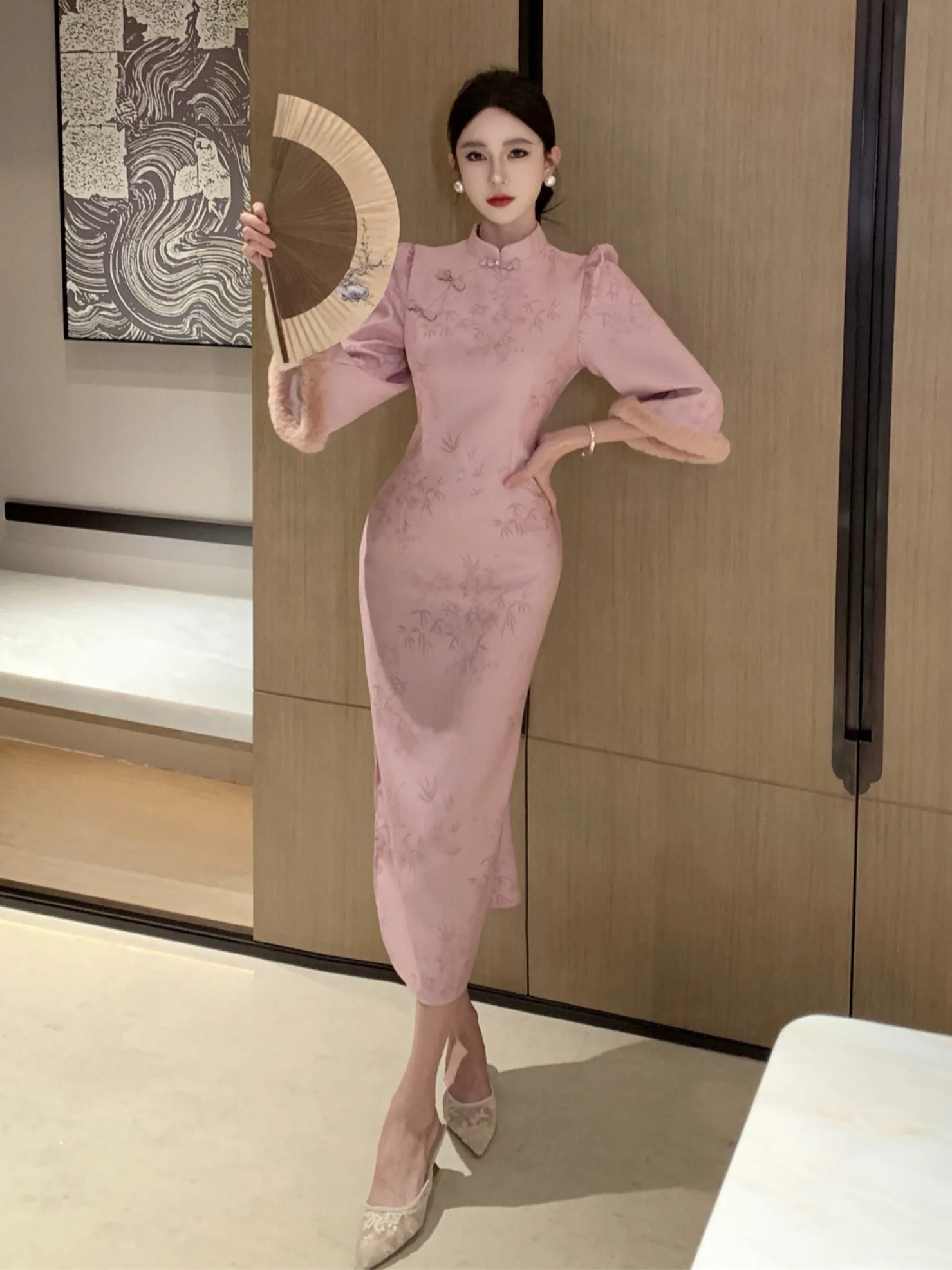 

Женское Ципао средней длины с разрезом из искусственного меха в китайском стиле в стиле ретро, с цветочным узором, обычное, тонкое