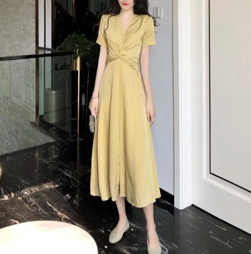 

Women's Mid Length Elegant French Long Dress Dressed Waist Goddess Style Retro Celebrity High End Design Summer New 2024