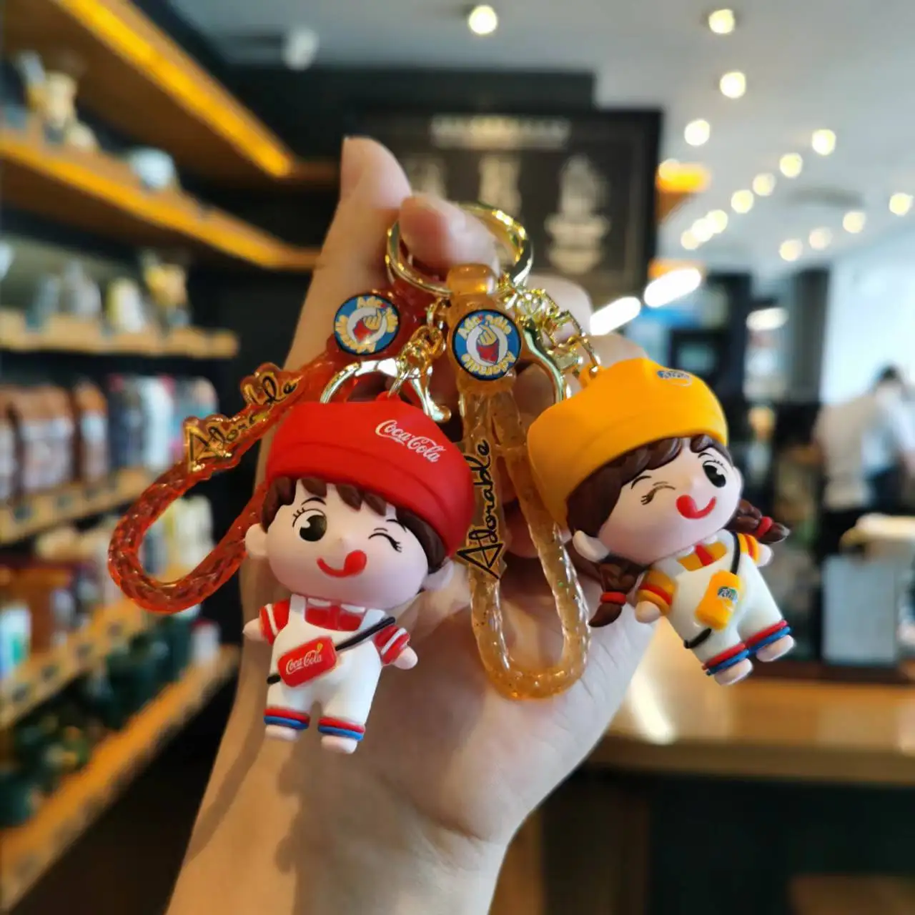 

Creative Cola Couple Keychain Exquisite Bag Cartoon Doll Jewelry Business Key Toys Anime Cartoon Accessories Small Gifts Frind