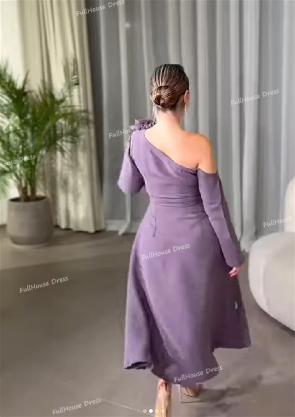 Robe de soirée plissée à plusieurs niveaux sur mesure, asymétrique épaule dénudée, dos nu, longueur thé, manches longues, robe de soirée avec fleurs