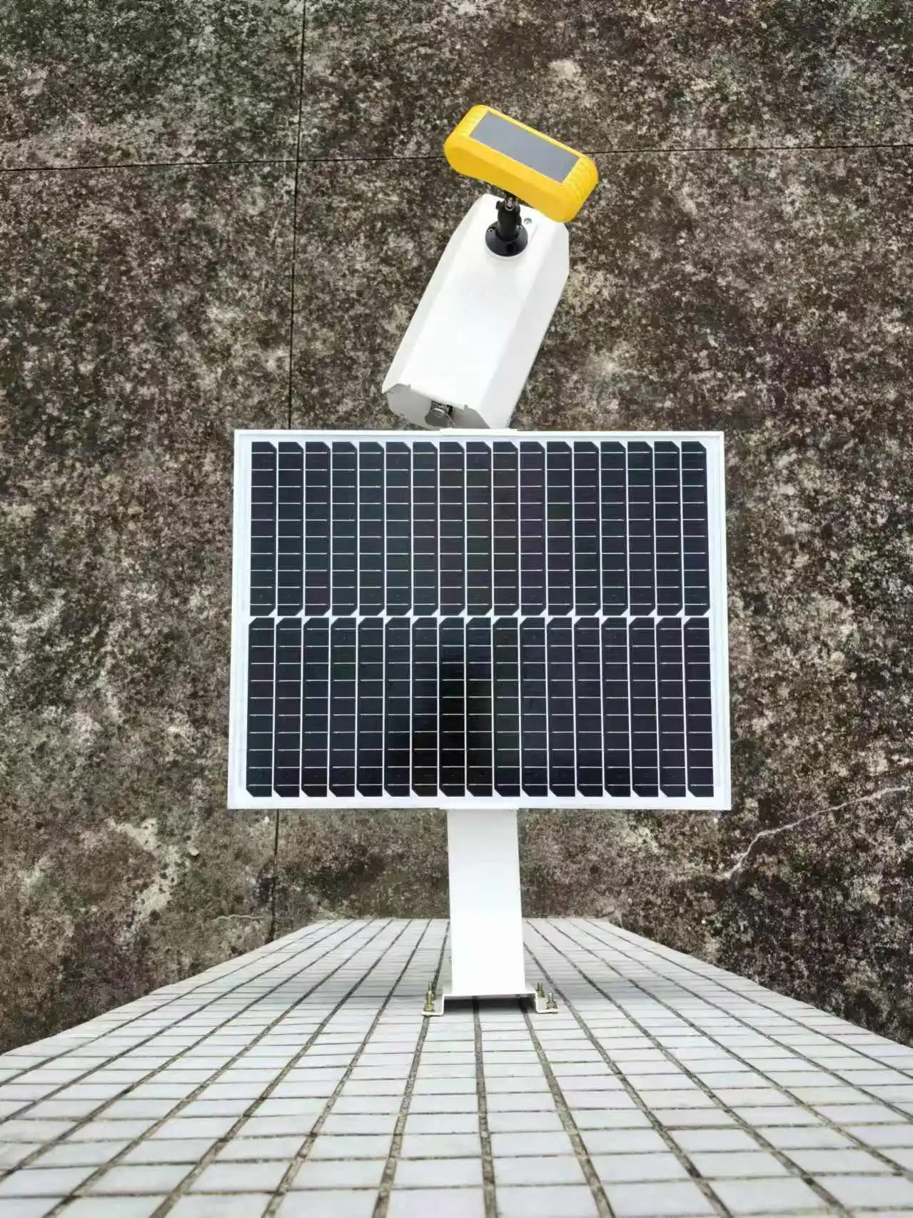 Solar Powered Laser Bird Repeller with Sound Scare