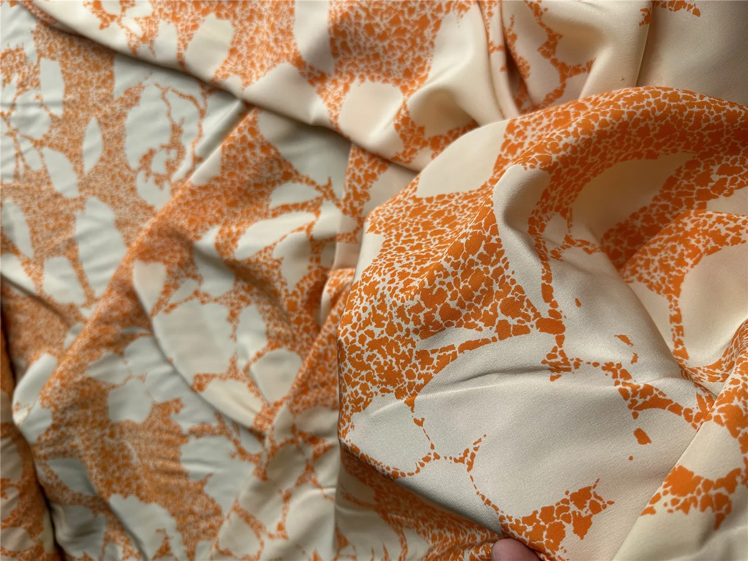 1 meter 100% Mulberry Silk 18 momme Crepe Silk Fabric Orange Printed 140cm 53" wide by the yard JJ529 image 2
