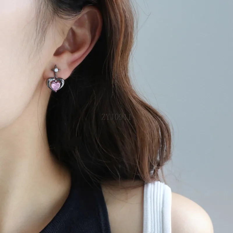 [blackpink] black and pink zircon love stud earrings niche sweet and cool girl heart earrings