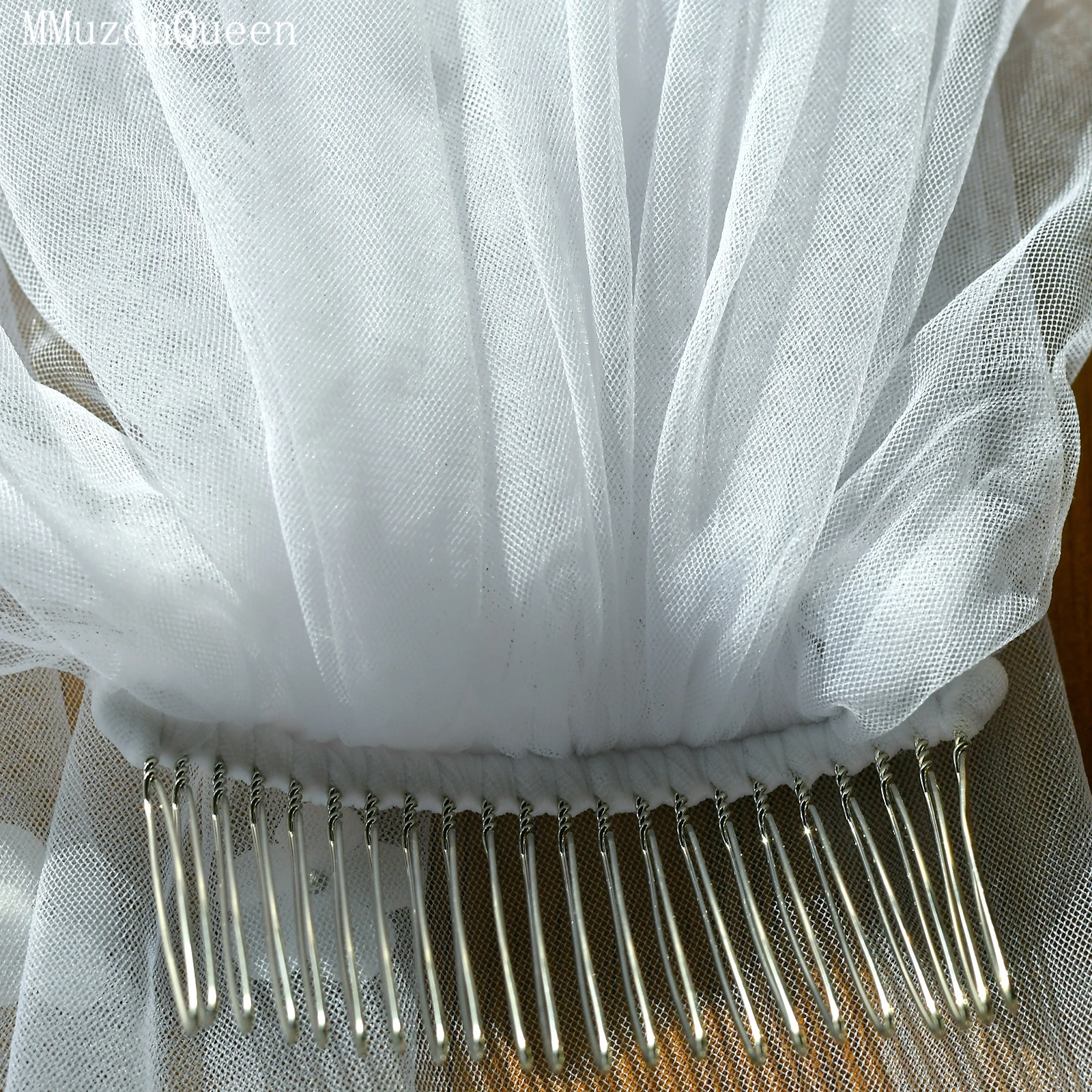 TOPQUEEN الأبيض ثلاثية الأبعاد الحجاب الزفاف الأزهار اللؤلؤ طرحة زفاف كريم شريط أبيض مشط اكسسوارات الزفاف للتخصيص V83
