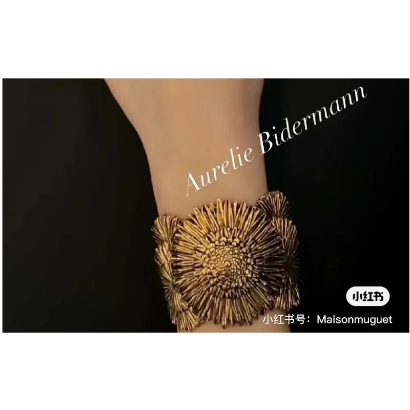 

Artistic retro exaggerated sunflower series high quality gold made old bracelet