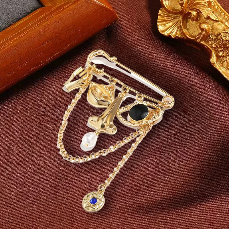 Cross border exaggerated eyes, nose, mouth tassel, brooch, facial features, tightening pin, clothing accessories