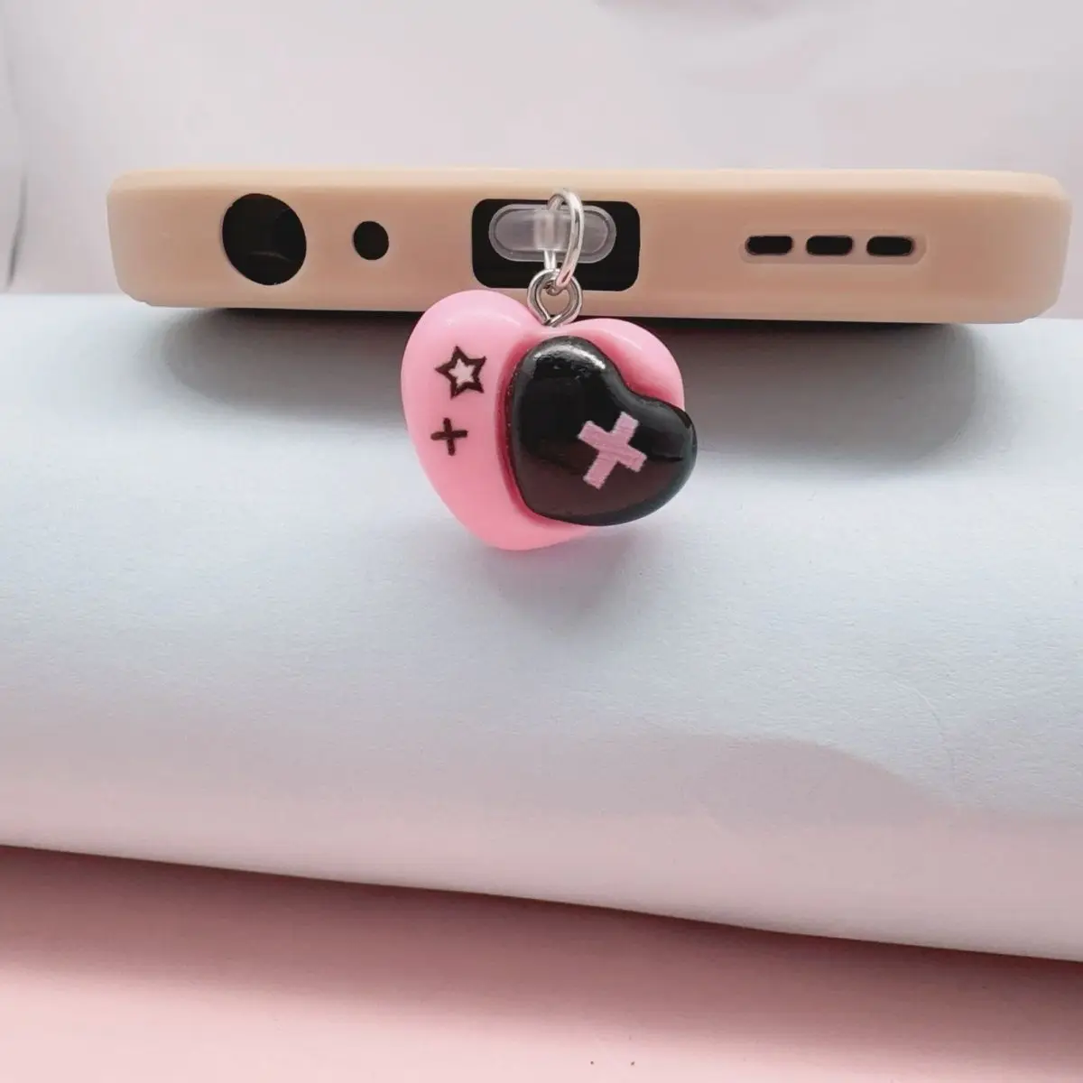 Kawaii Sanrio HelloKitty Staubstecker Anime Cartoon Student Zubehör Universal Staubstecker IPhone Typ-C Anhänger Schmuck Mädchen Geschenk