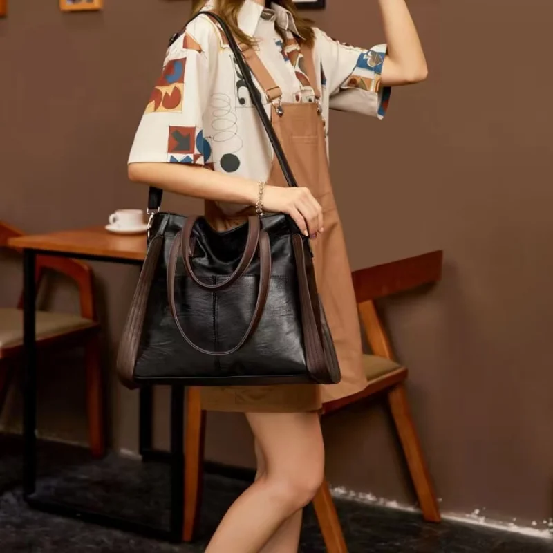 Retro Luxury Brand Women Shoulder Bag New Large Capacity Handbags Soft Leather Crossbody Bag Ladies Bucket Bags Luxury Handgag