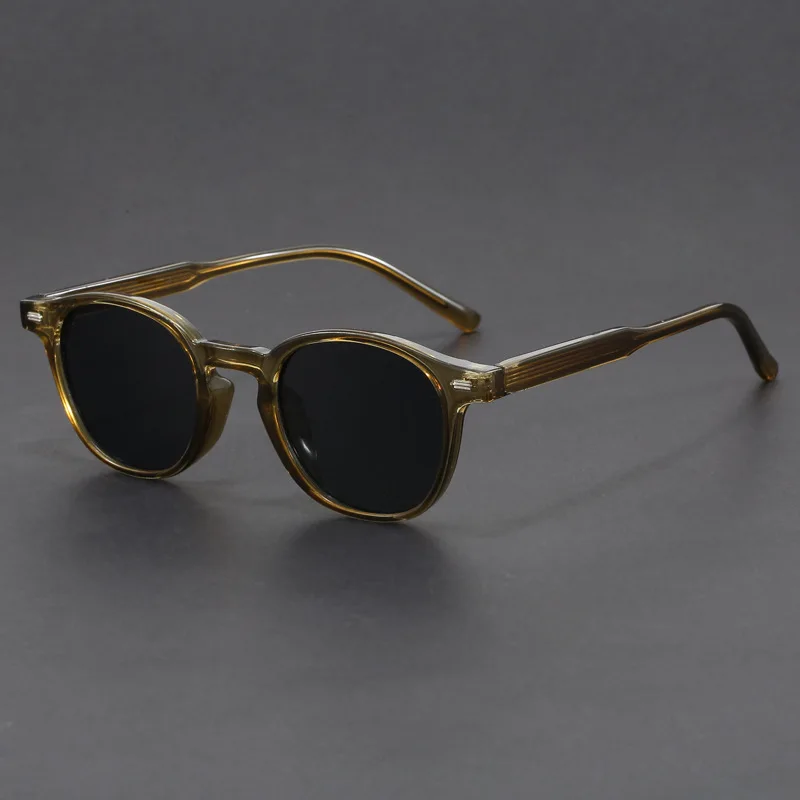 

2025 New Fashion Glasses Rivet Art Pattern Design Round Retro Tone Men Women Brand Designer Shades Diopter