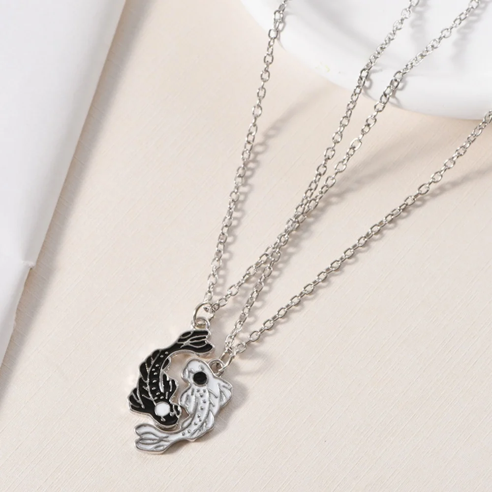 Weibliche Karte Outfit Paar Halskette Schmuck Persönlichkeit Nische Design Tropfen Schwarz Weiß Tai Chi Bagua Fisch Halskette