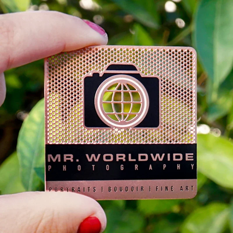 بطاقة معدنية مخصصة من الفولاذ المقاوم للصدأ مقطوعة بالليزر بطاقة عضوية فاخرة من المعدن الأسود Vip بطاقات عمل معدنية سوداء غير لامعة