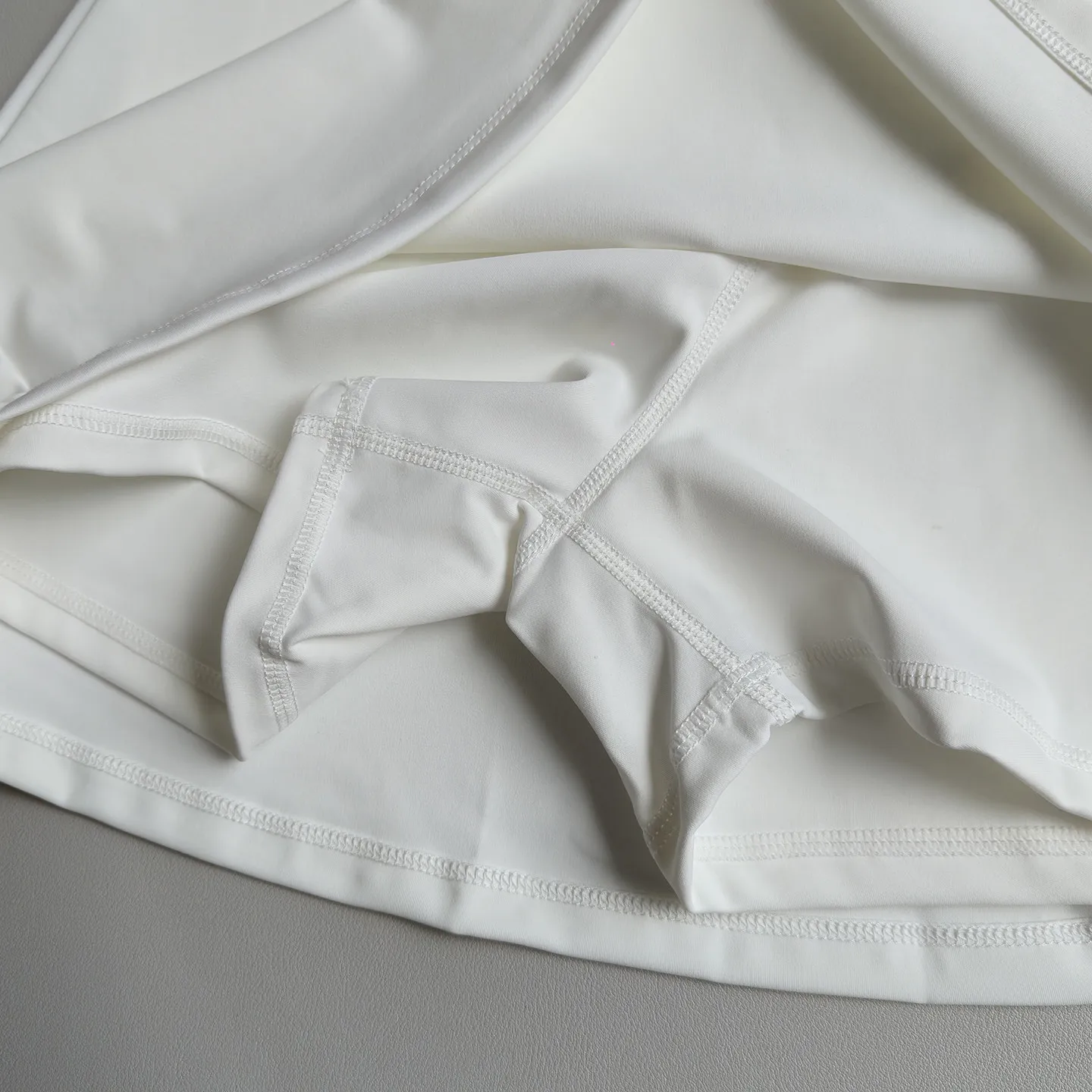 Sportlicher kurzer Rock, Anti-Exposure, hohe Taille, hüftformend, atmungsaktiv, schnelltrocknend, zweiteiliger Yoga-Fitness-Hosen-Imitat für den Sommer. – Detail 9