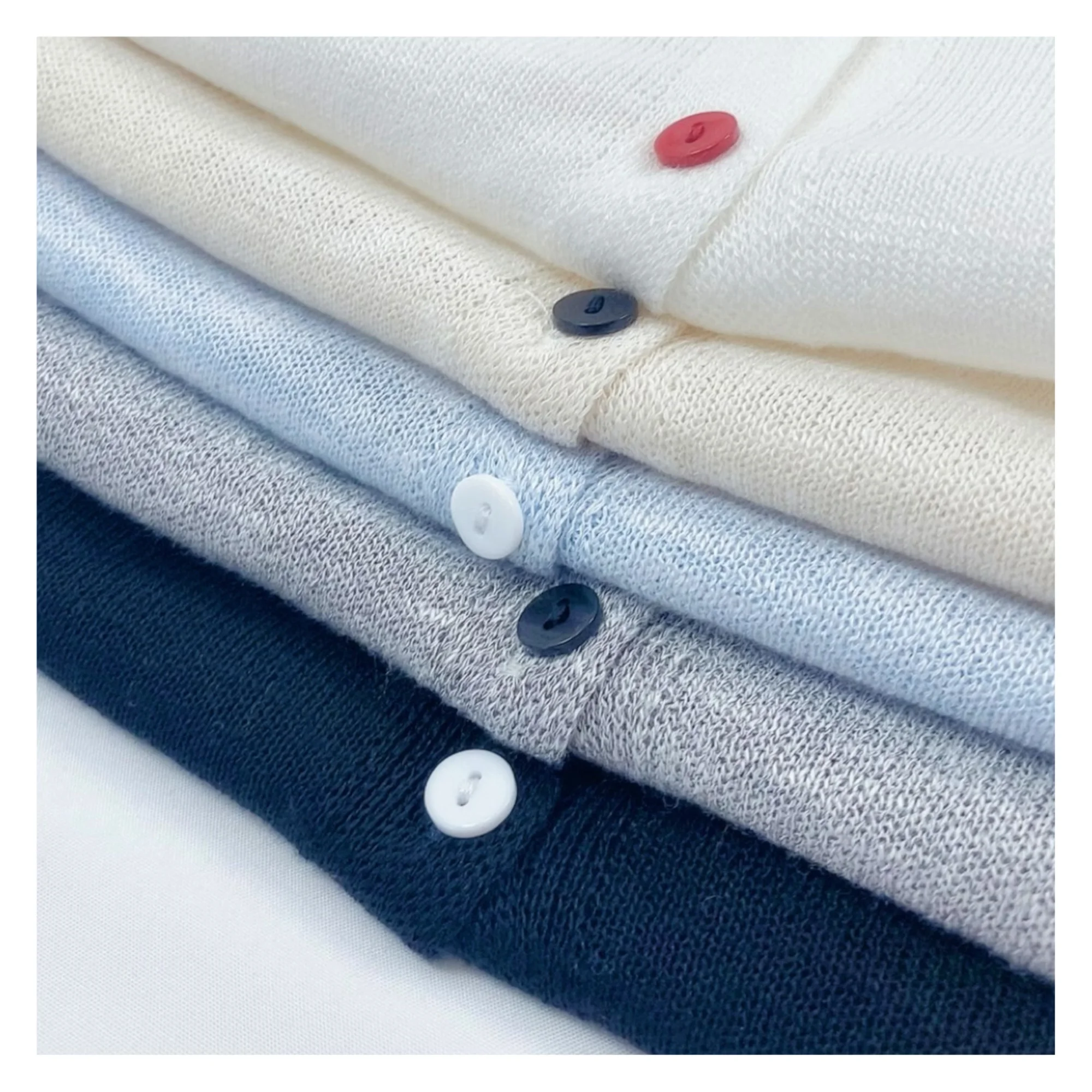 سترة تريكو نسائية بأكمام طويلة موضة غير رسمية على طراز بريبي تريكو 2025 ربيع وخريف بلوزة نسائية مطرزة متعددة الاستخدامات